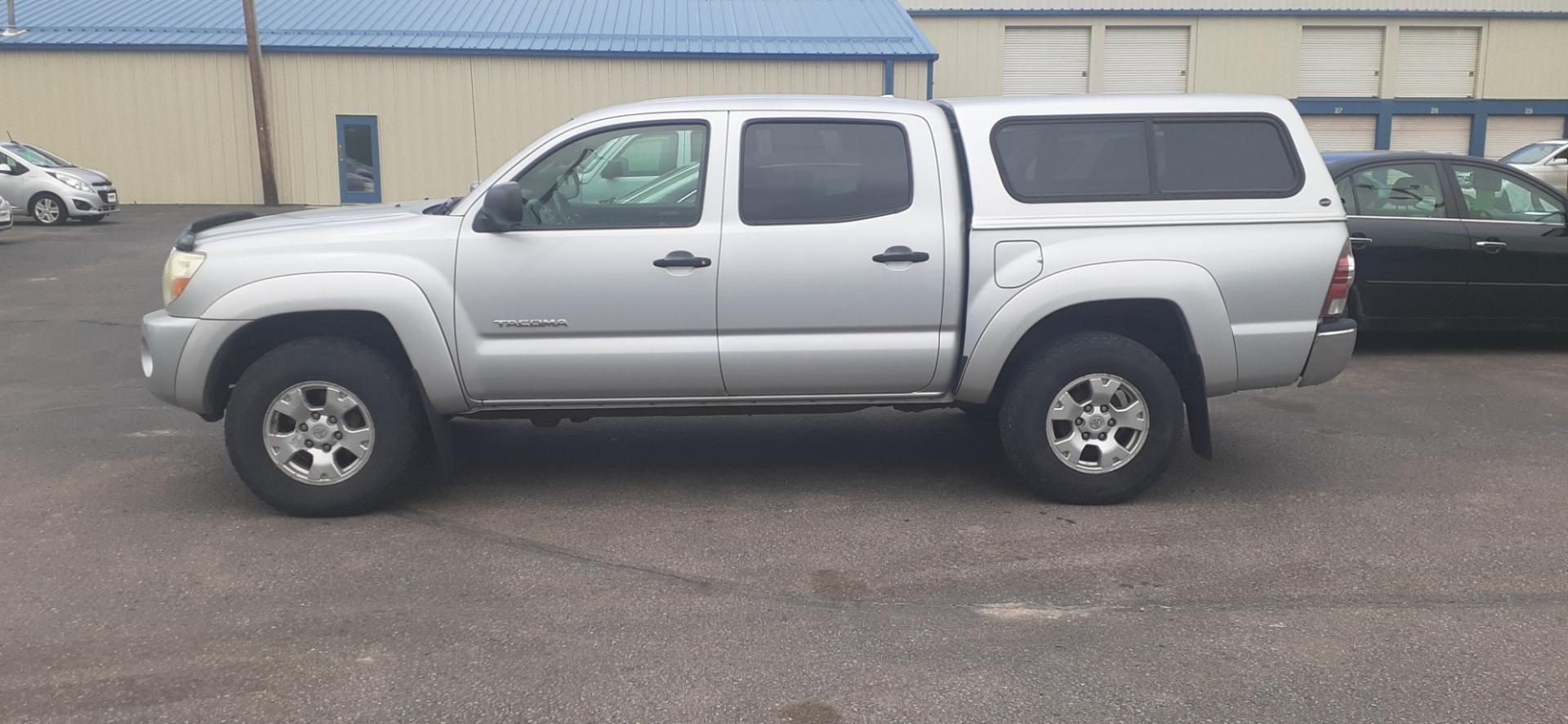 2009 Toyota Tacoma (5TELU42N09Z) , located at 2015 Cambell Street, Rapid City, SD, 57701, (605) 342-8326, 44.066433, -103.191772 - CARFAX AVAILABLE - Photo#0